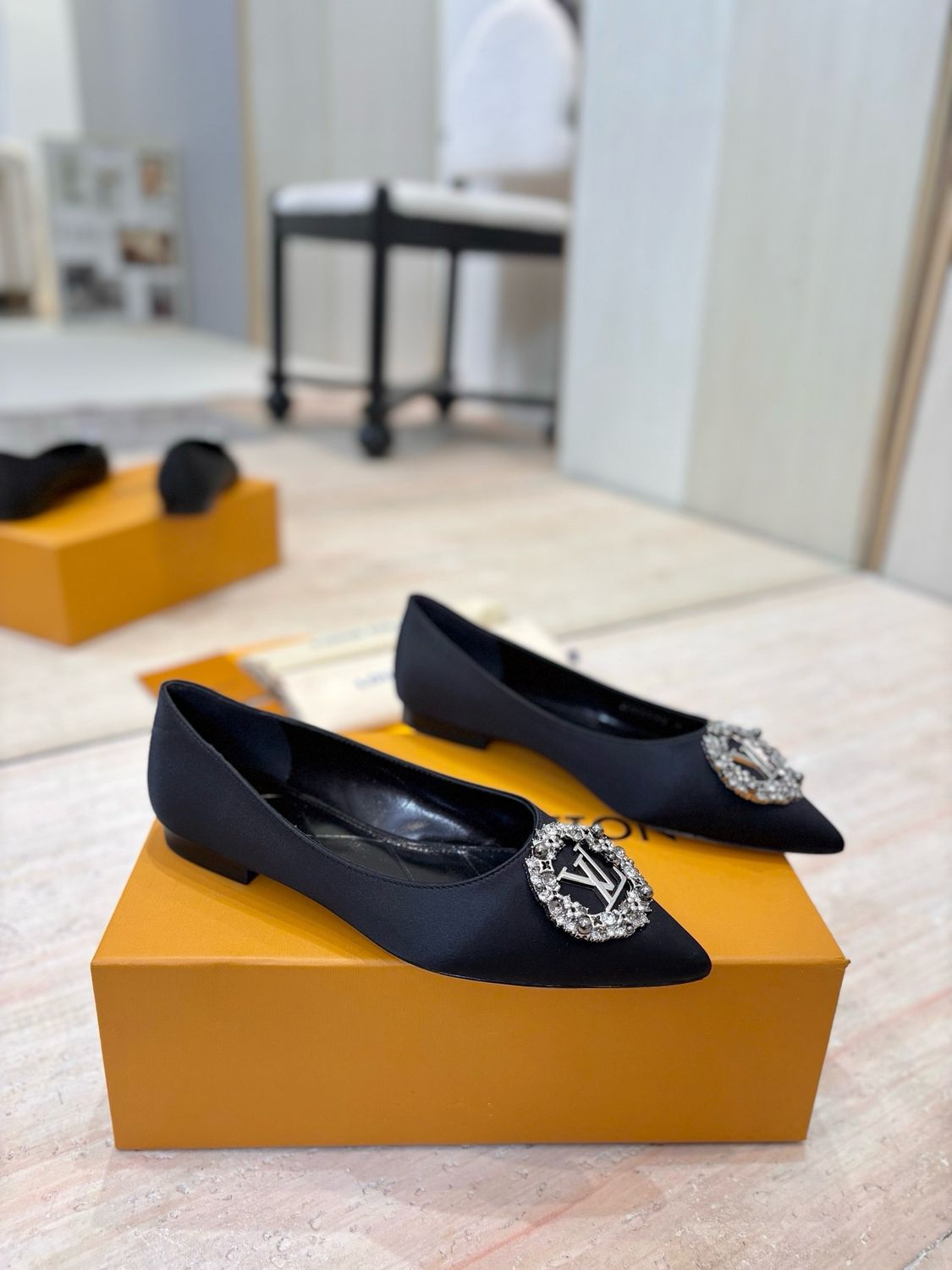 Louis vuitton met women shoes LKA04