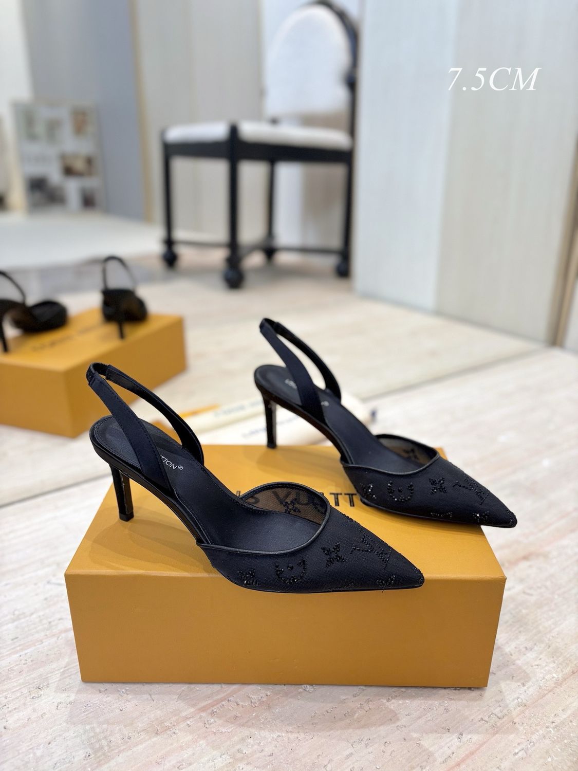 Louis Vuitton gala monogram women pump LKA08