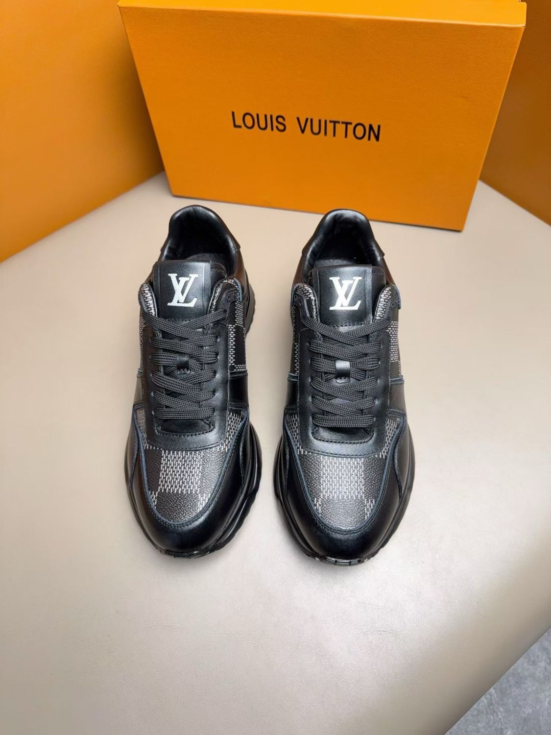 Louis Vuitton Run Away sportliche Herren-Freizeitsneaker LTA29