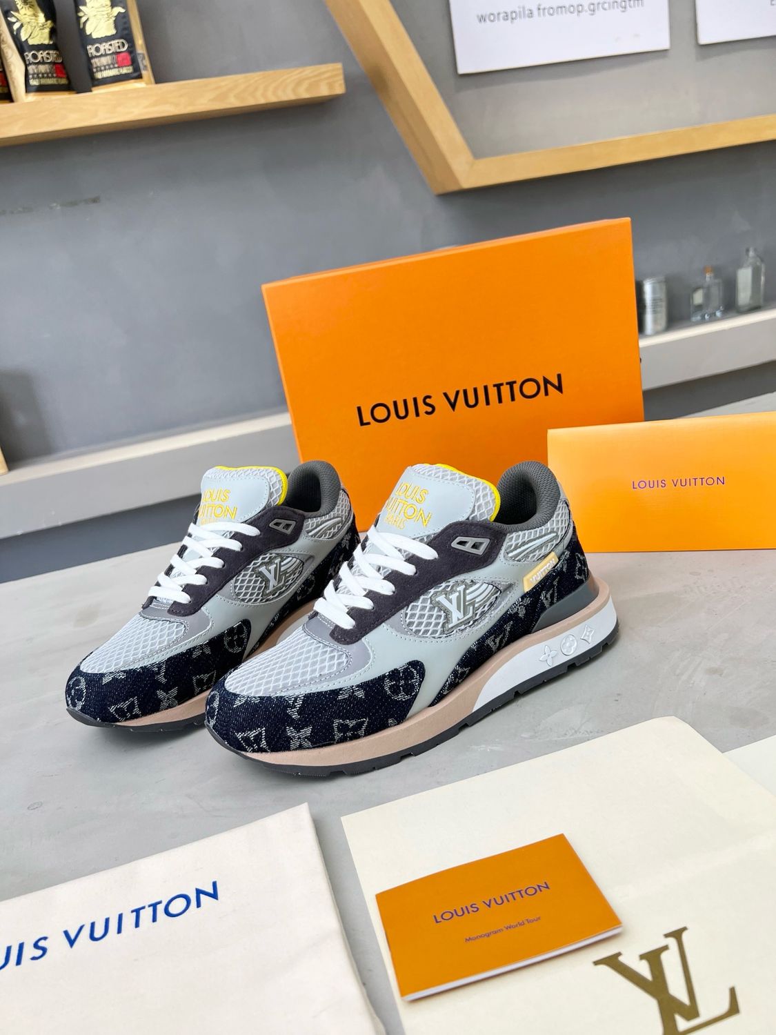 Sneakers sportive casual da uomo Louis Vuitton Run Away LTA32