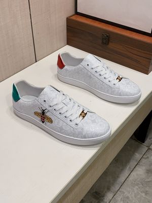 Sneakers casual da uomo Gucci Ace Bee GDA12