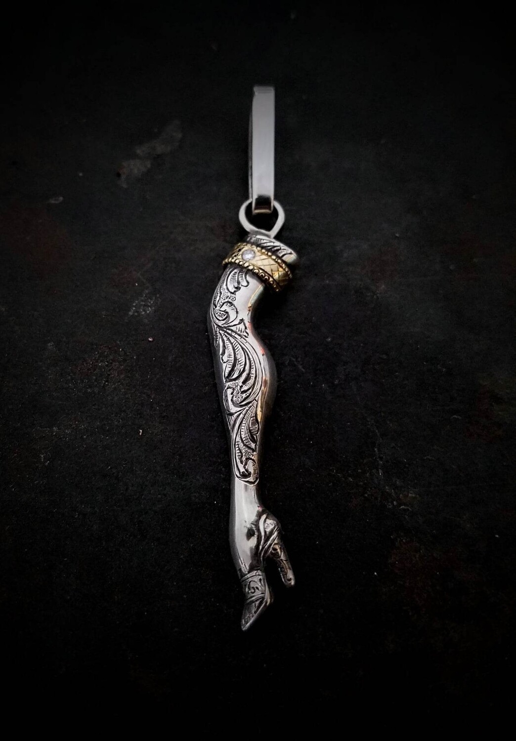 Sexy Leg Pendant 