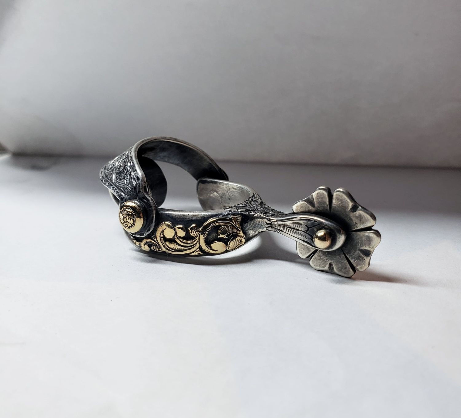 Spur Pendant