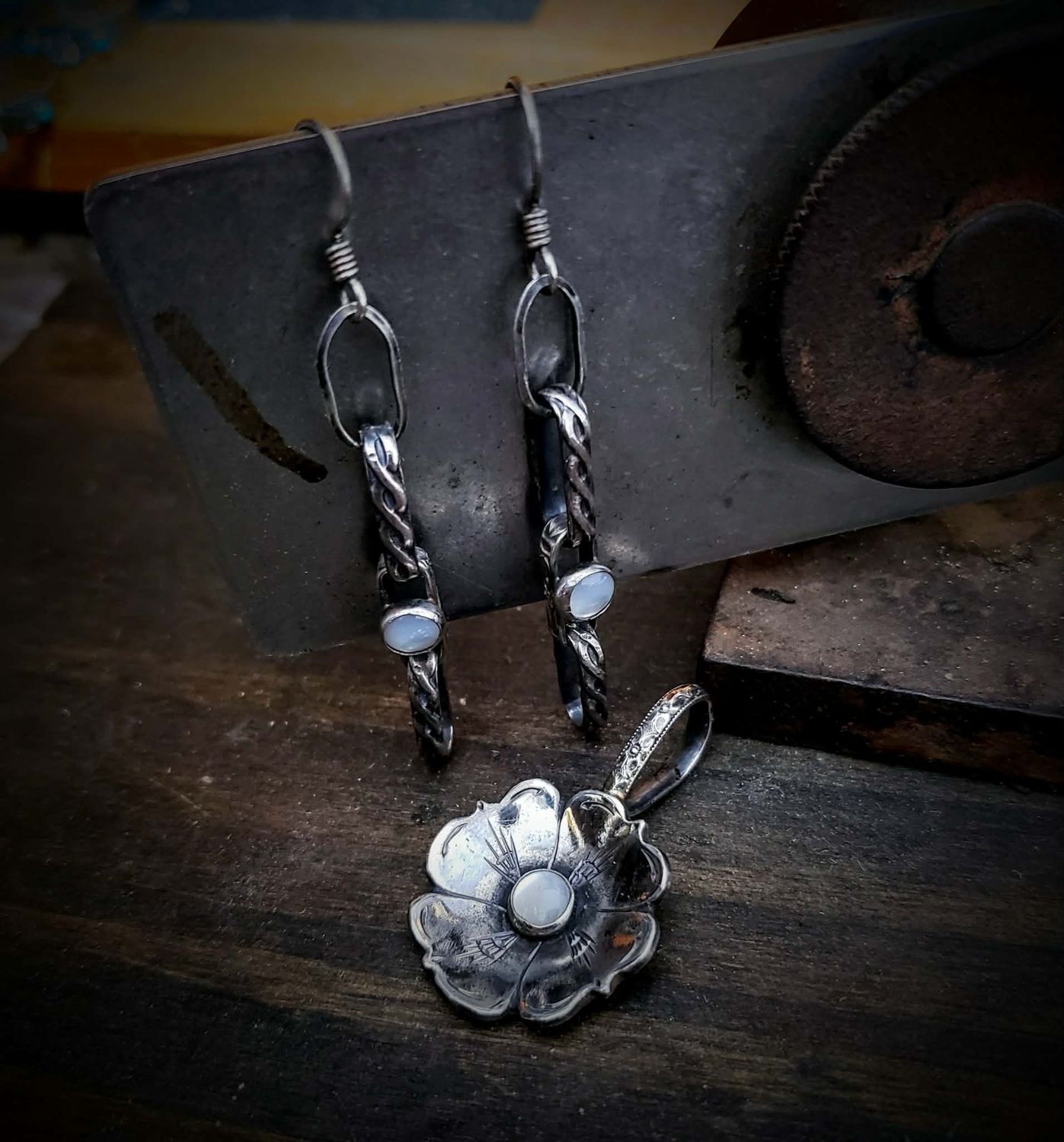 Mother of Pearl Pendant and Earrings