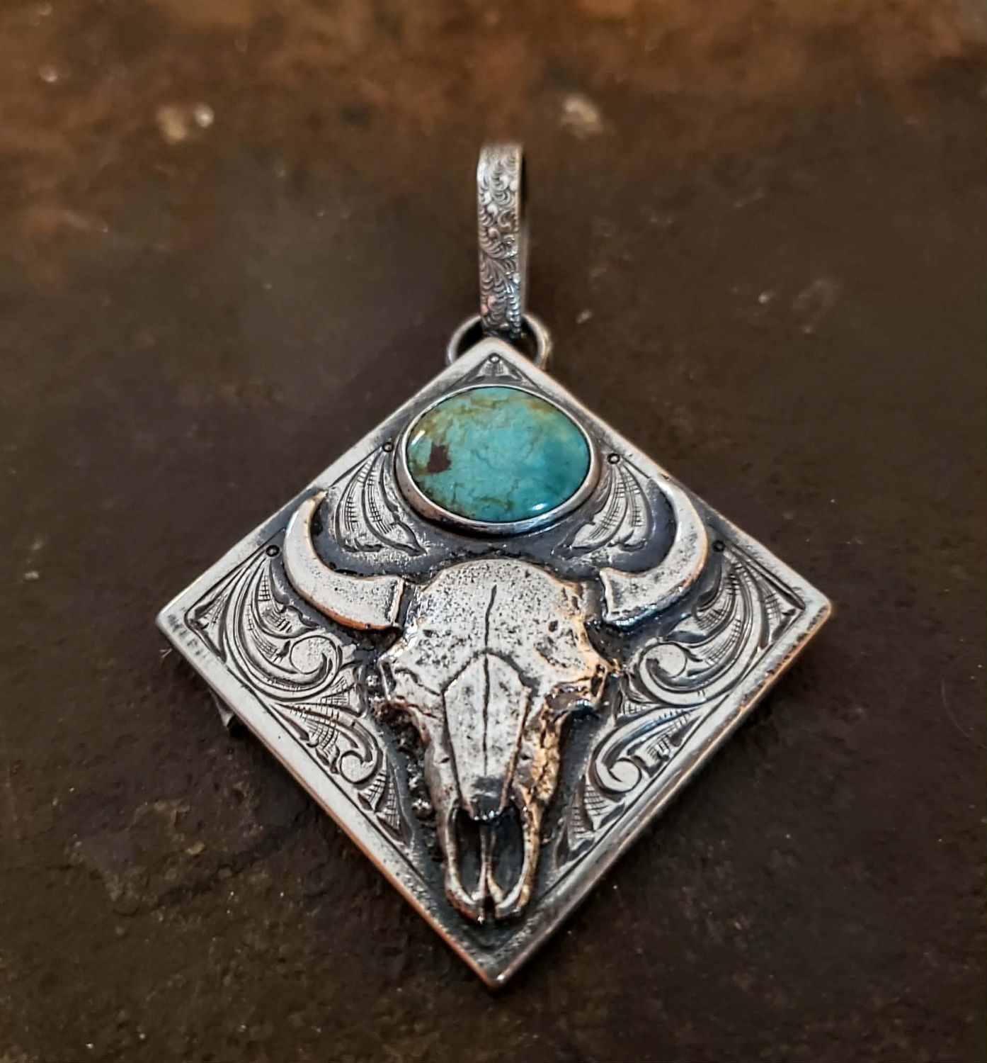 Bullskulls Pendant with Turquoise Bullskulls Pendant with Turquoise