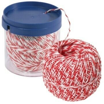 Slagerstouw van rood-wit polyester in kunststof pot.