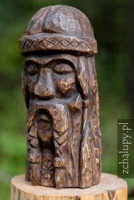 Swaróg — ręcznie rzeźbiona figura z drewna Swaróg — ręcznie rzeźbiona figura z drewna