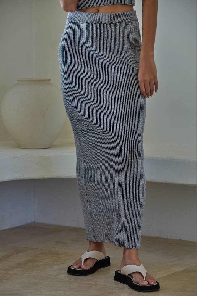 Karena Ribbed Knit Sweater Elastic Waist Midi Skirt, Color: Black, Size: S