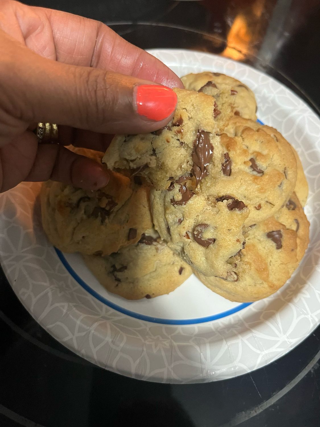 (12) Chocolate Chip Cookies (12) Chocolate Chip Cookies