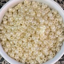 Seed beads, Cream