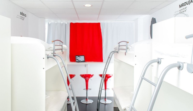 Bed in 6-Bed Dormitory Room in SPLIT (Ensuite bathroom) - Hostel in Split