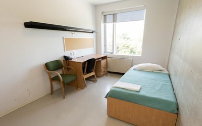 Single room in Innsbruck student housing; suitable for Erasmus students