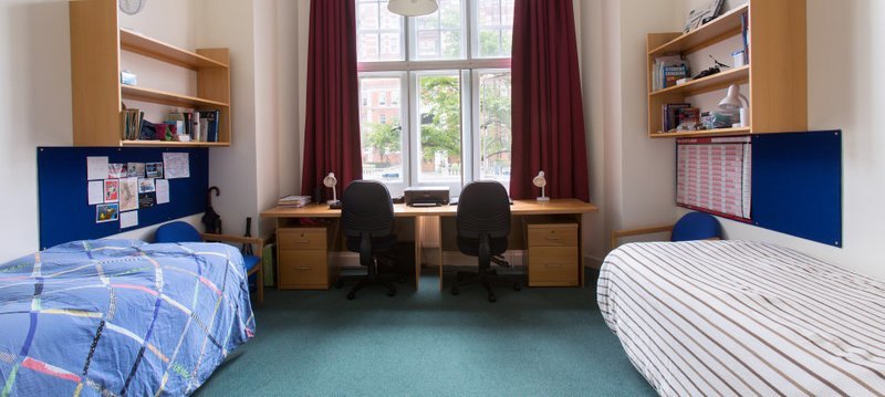 Furnished Double Room with Shower/WC; SHARED Kitchen in Salzburg