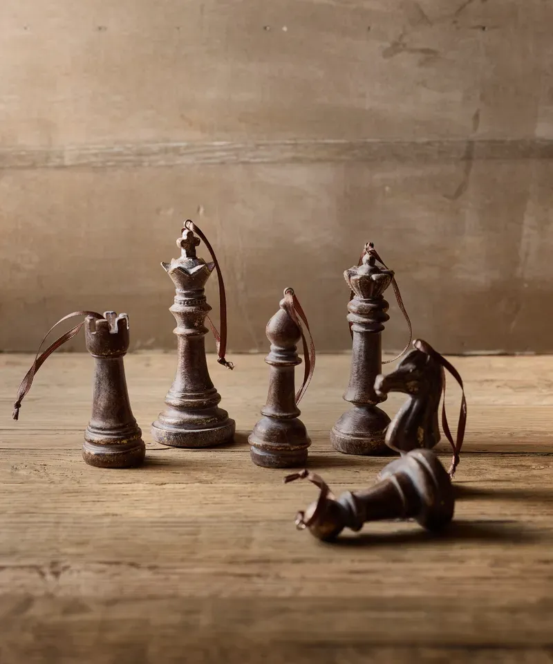 Hanging chess pieces (6PC)
