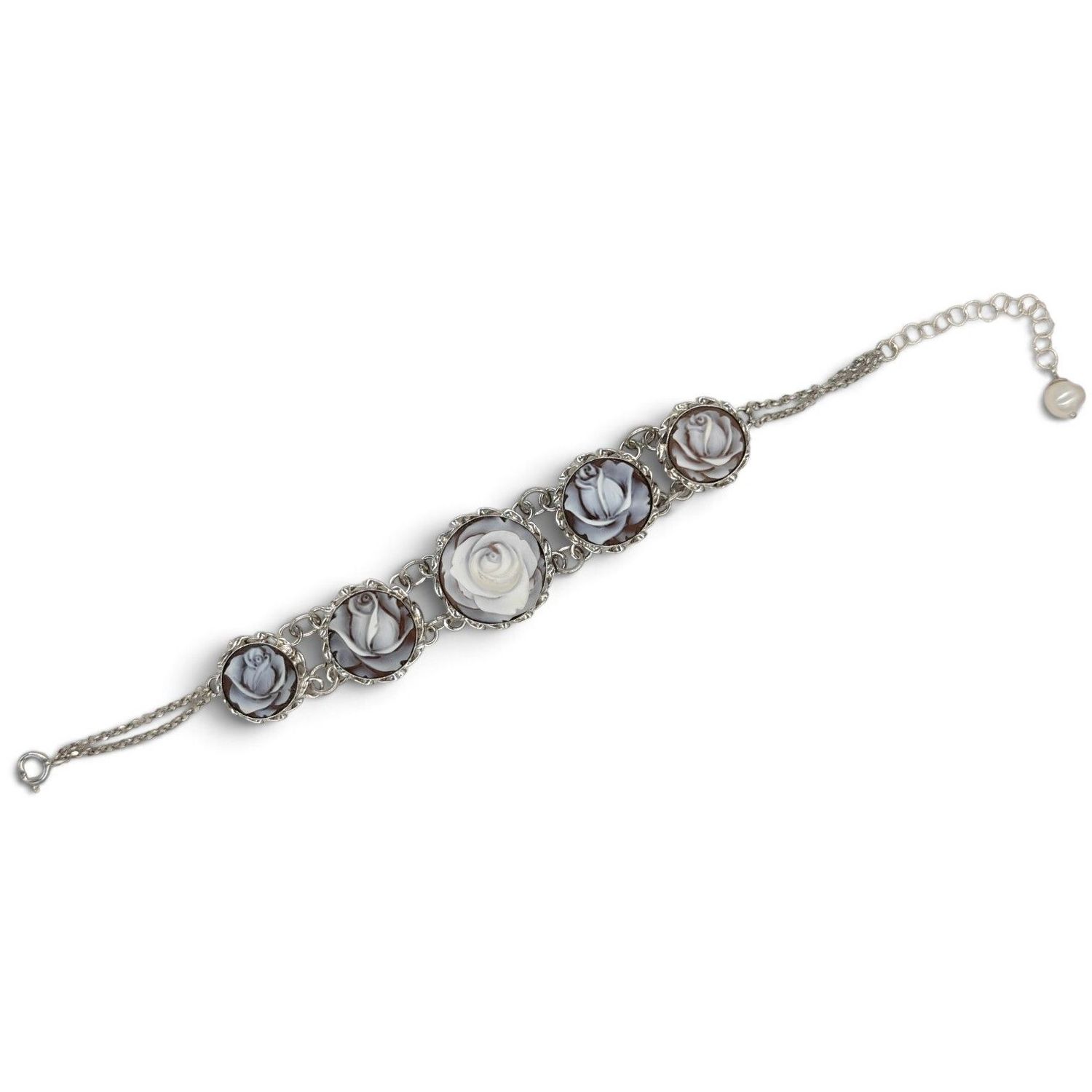 Bracciale con Camei Floreali in Conchiglia Sardonica – Struttura in Argento 925