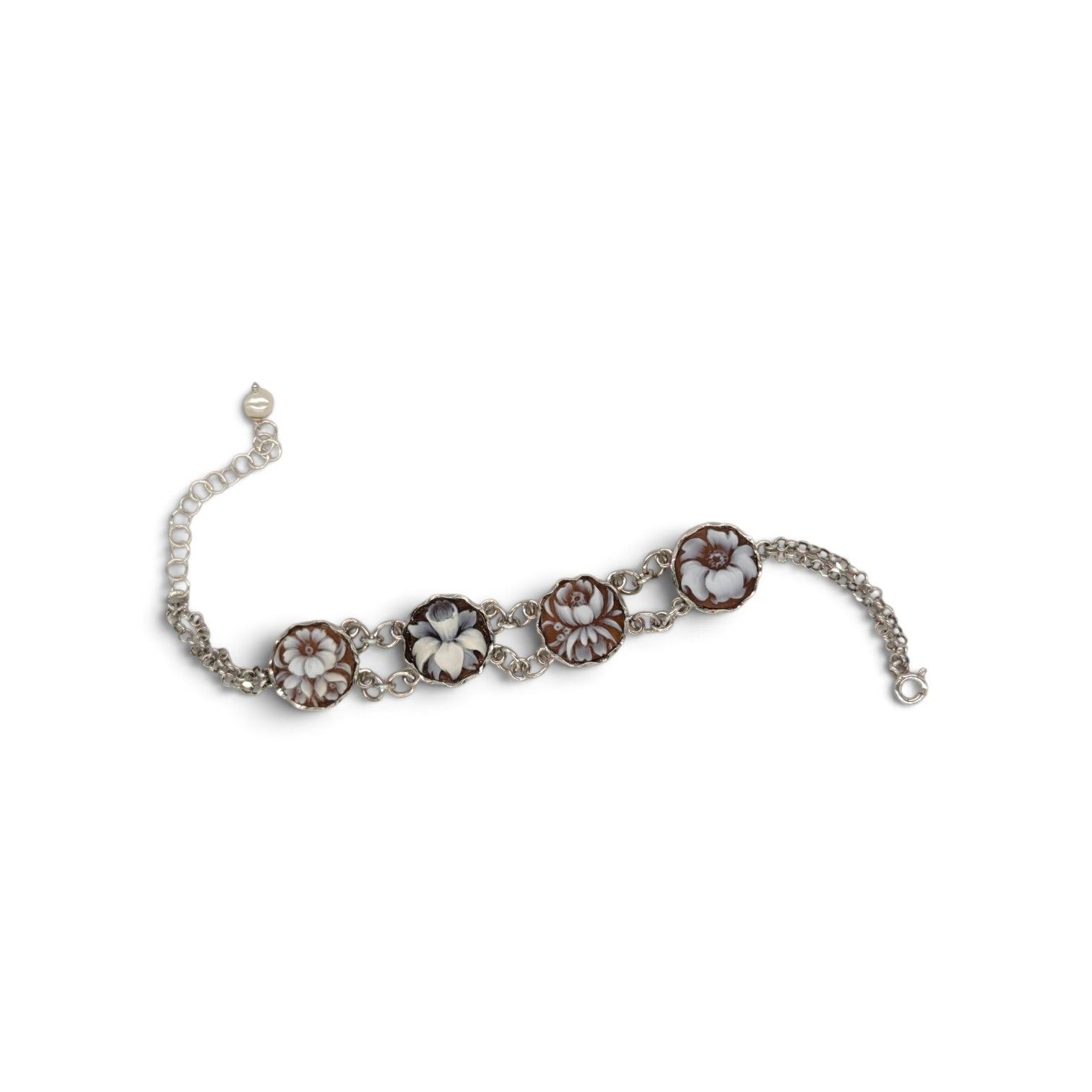 Bracciale con Camei Floreali in Conchiglia Sardonica – Struttura in Argento 925