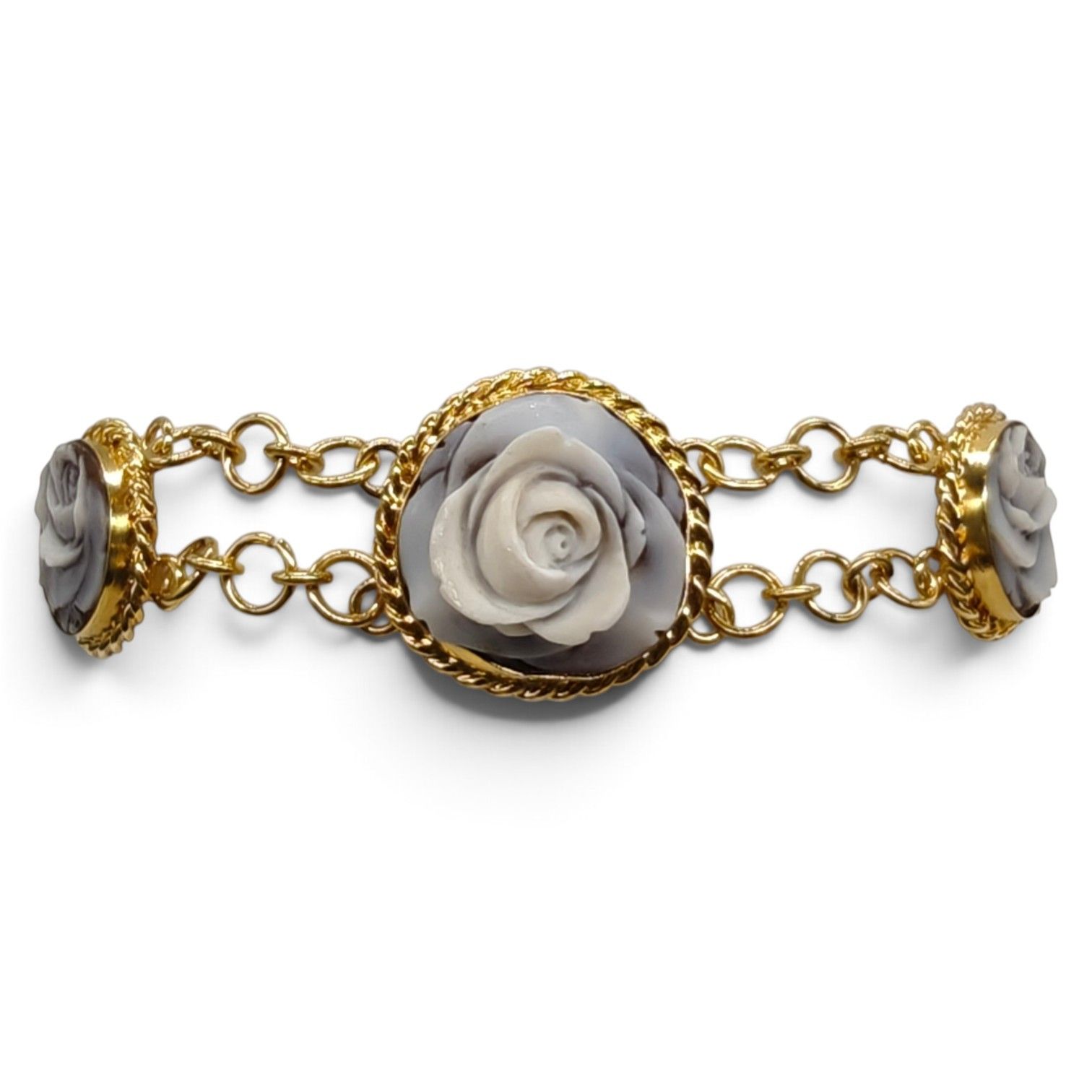 Bracciale alla schiava con Camei Floreali in Conchiglia Sardonica – Struttura in argento rodiato 925 Placcato in Oro