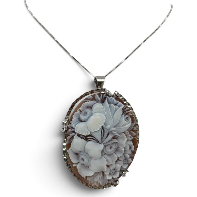 Collana con Ciondolo-Spilla in Argento Rodiato 925 con Cameo Sardonico da 50mm Collana con Ciondolo-Spilla in Argento Rodiato 925 con Cameo Sardonico da 50mm