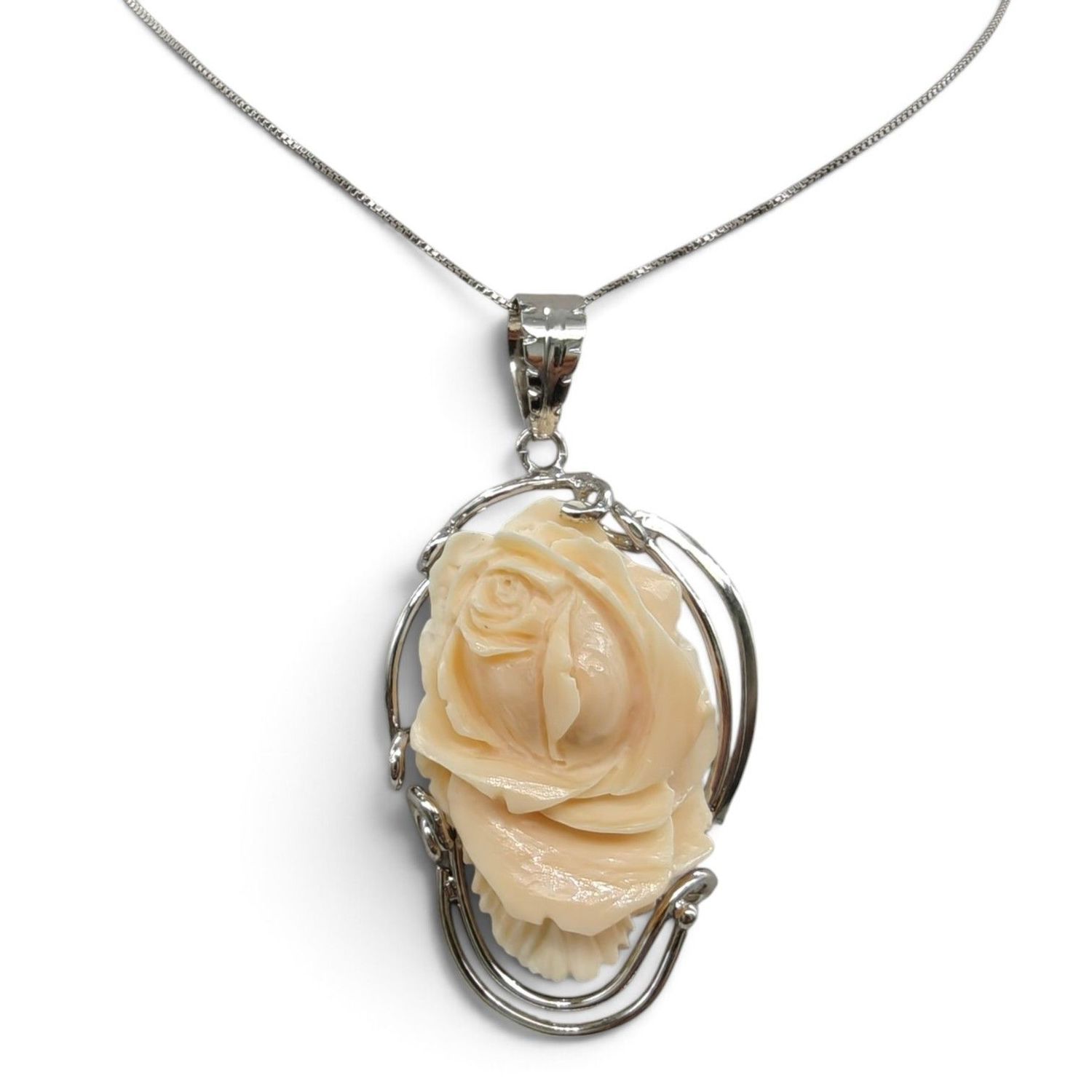 Collana in Argento Rodiato 925 con Ciondolo a Rosa
