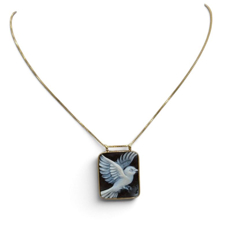 Collana in Argento 925 Placcata Oro con Ciondolo Francobollo Uccello – 20 × 18 mm Collana in Argento 925 Placcata Oro con Ciondolo Francobollo Uccello – 20 × 18 mm