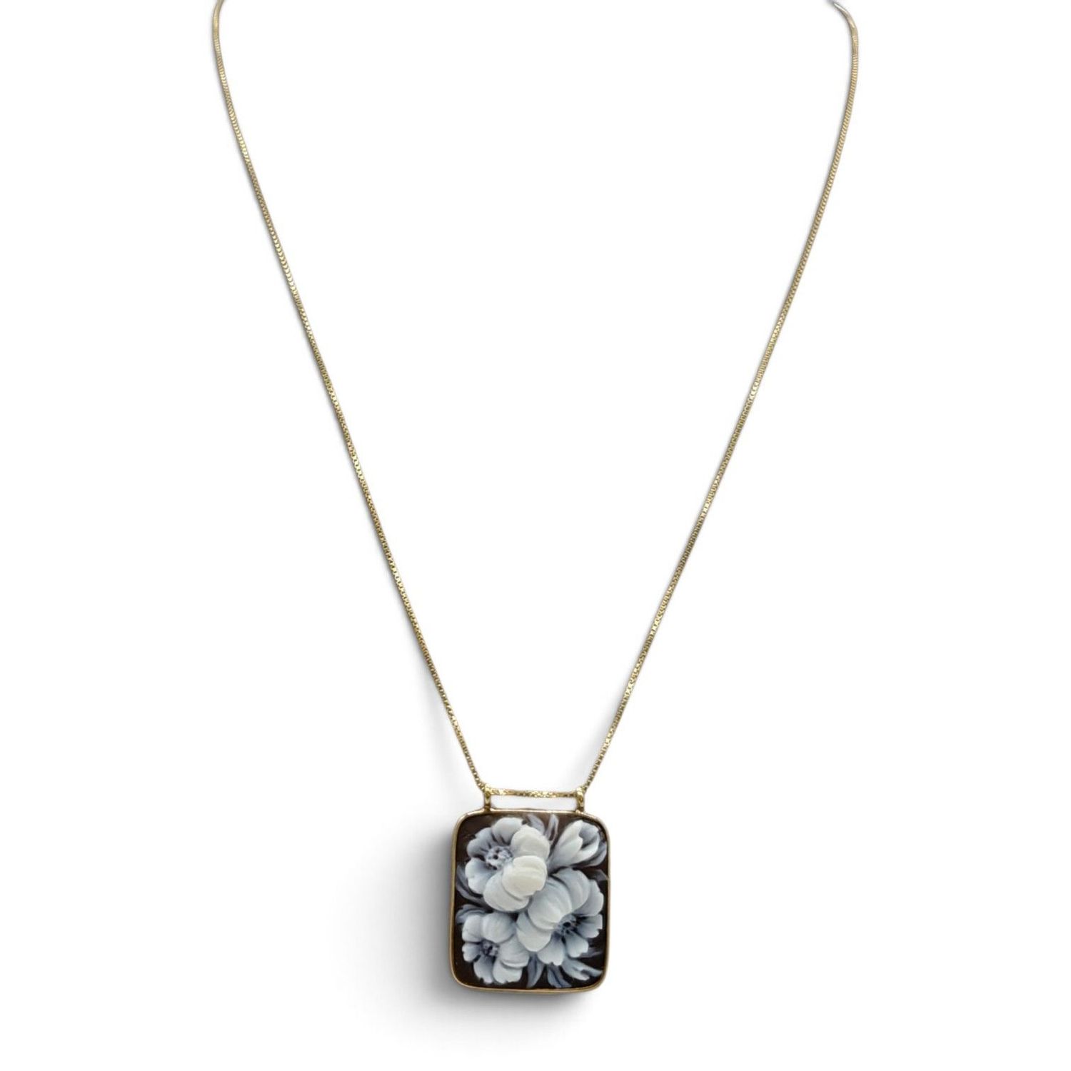 Collana in Argento 925 Placcata Oro con Ciondolo Francobollo Fiore – 20 × 18 mm
