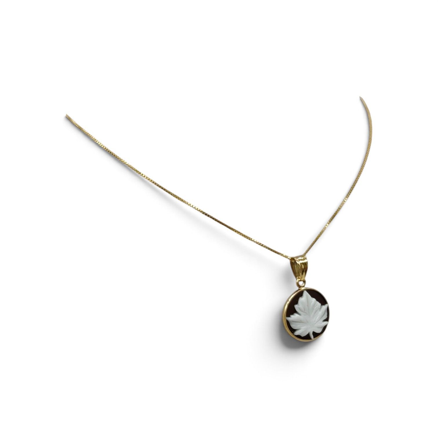 Collana in Argento 925 Placcata Oro con Ciondolo Foglia – 15 mm
