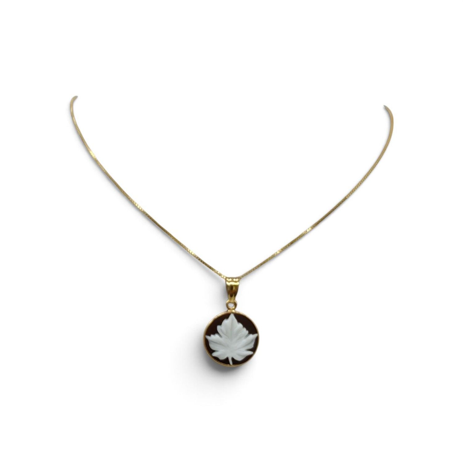 Collana in Argento 925 Placcata Oro con Ciondolo Foglia – 15 mm