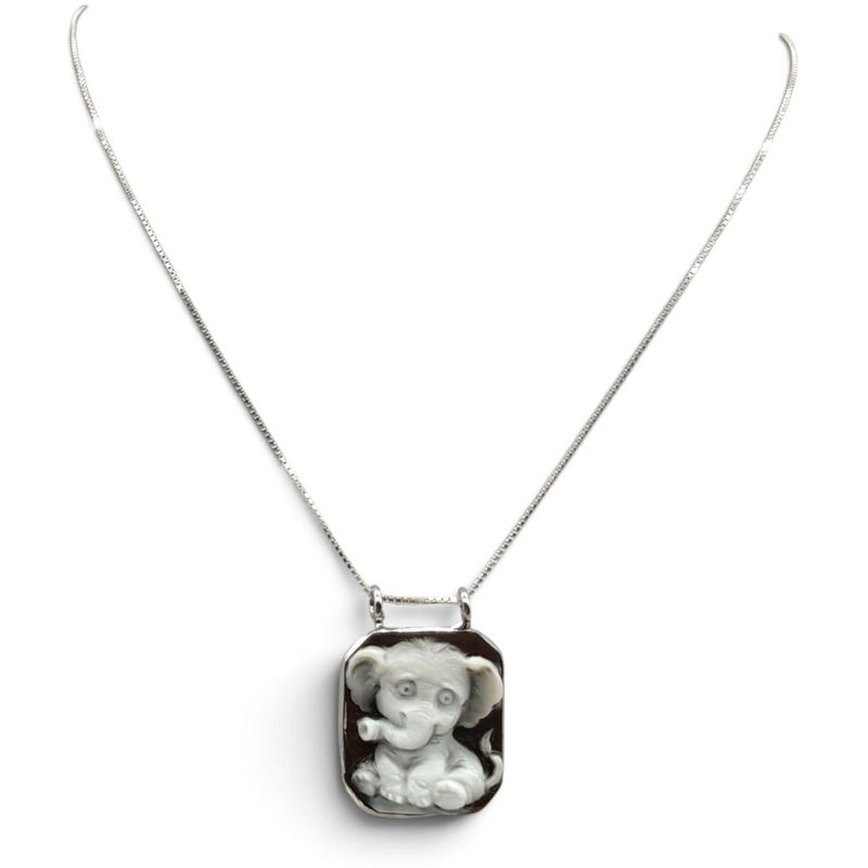 Collana in Argento 925 Rodiato con Ciondolo Francobollo Elefantino – 20 mm Collana in Argento 925 Rodiato con Ciondolo Francobollo Elefantino – 20 mm