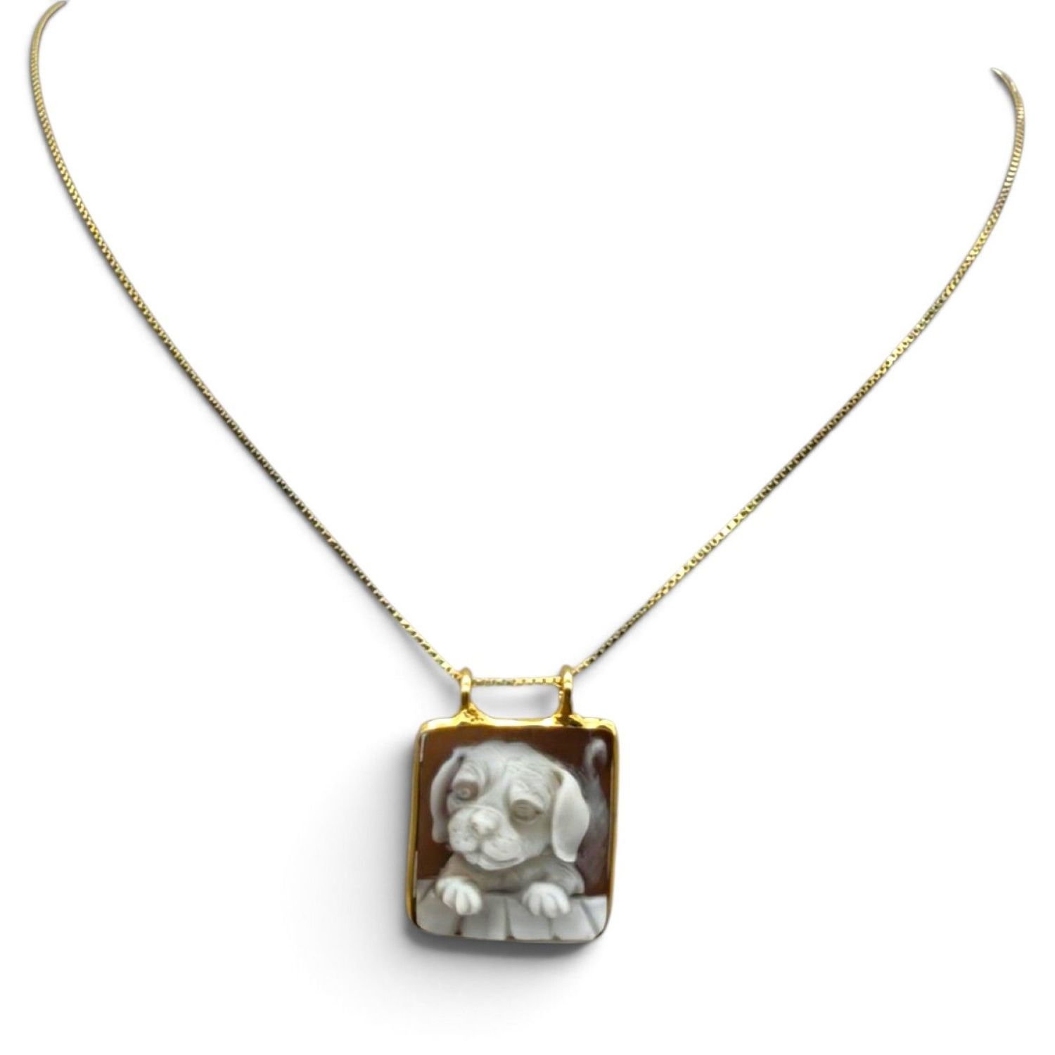 Collana in Argento 925 Placcata Oro con Ciondolo Francobollo Cucciolo al Pianoforte – 20 mm