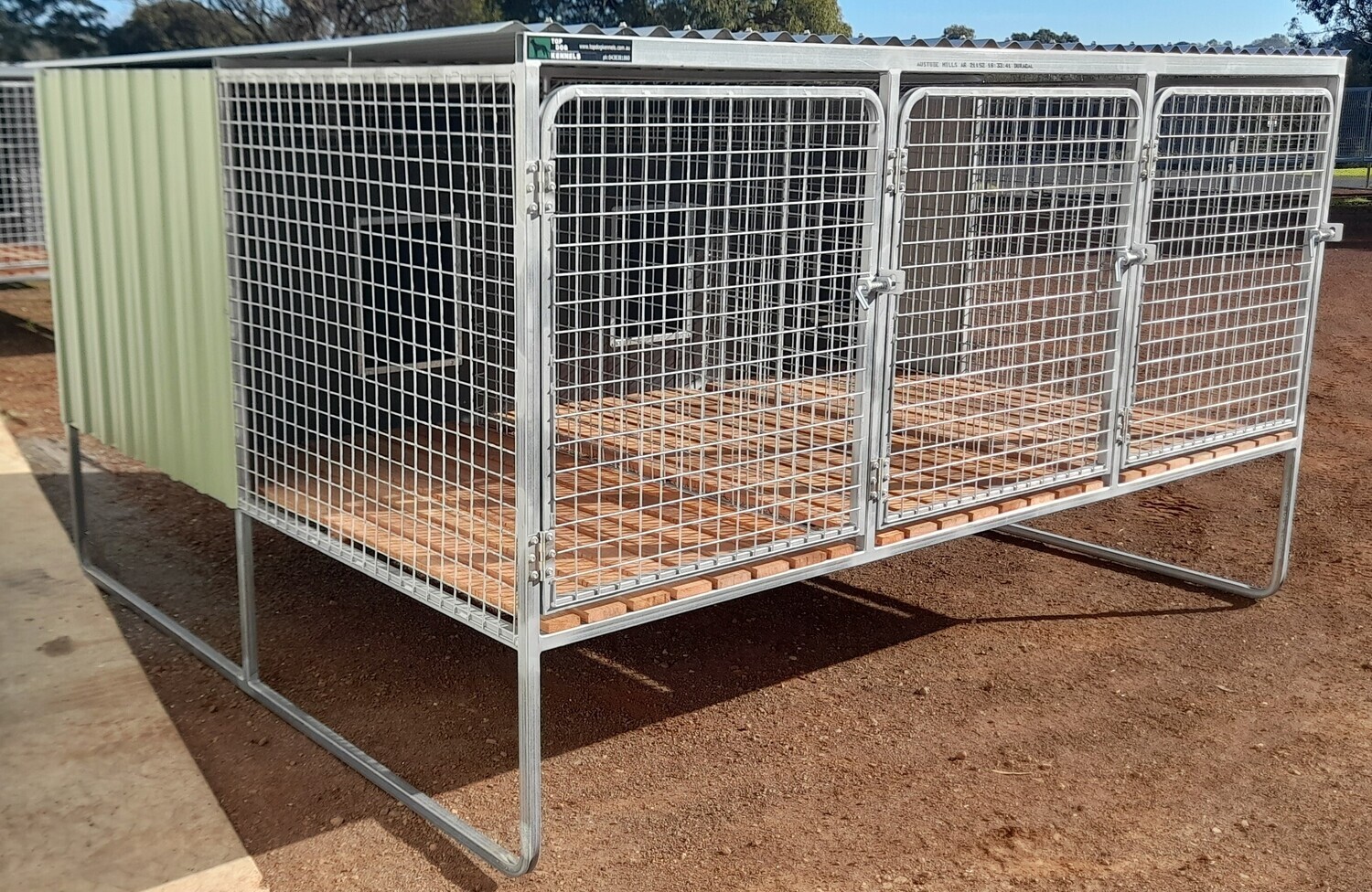 Dog Kennel - 3 Bay