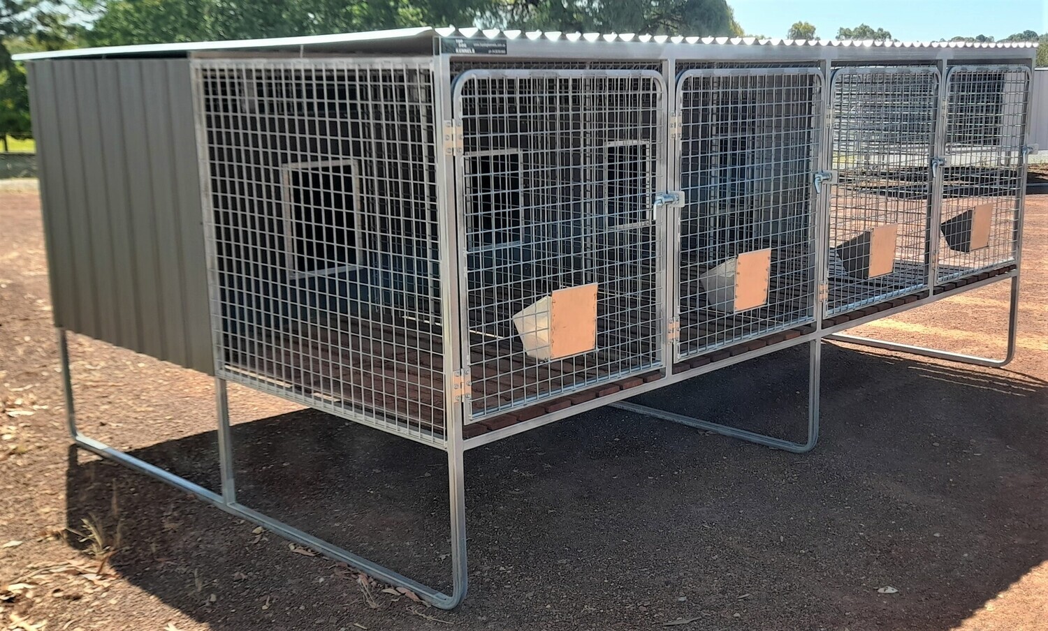 Dog Kennel - 4 Bay