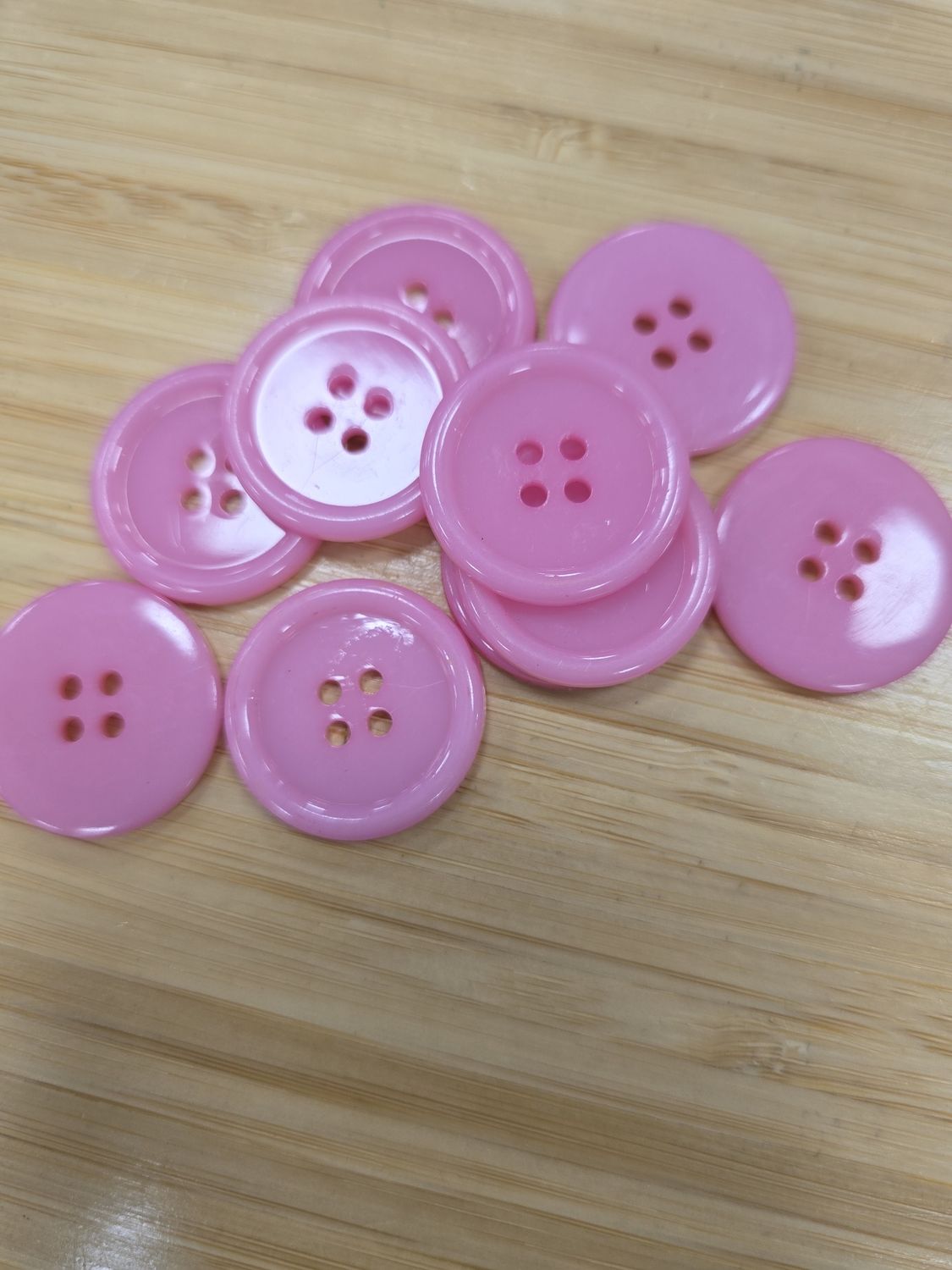 Bouton Plastique, Couleur: Variable, Grosseur: Variable