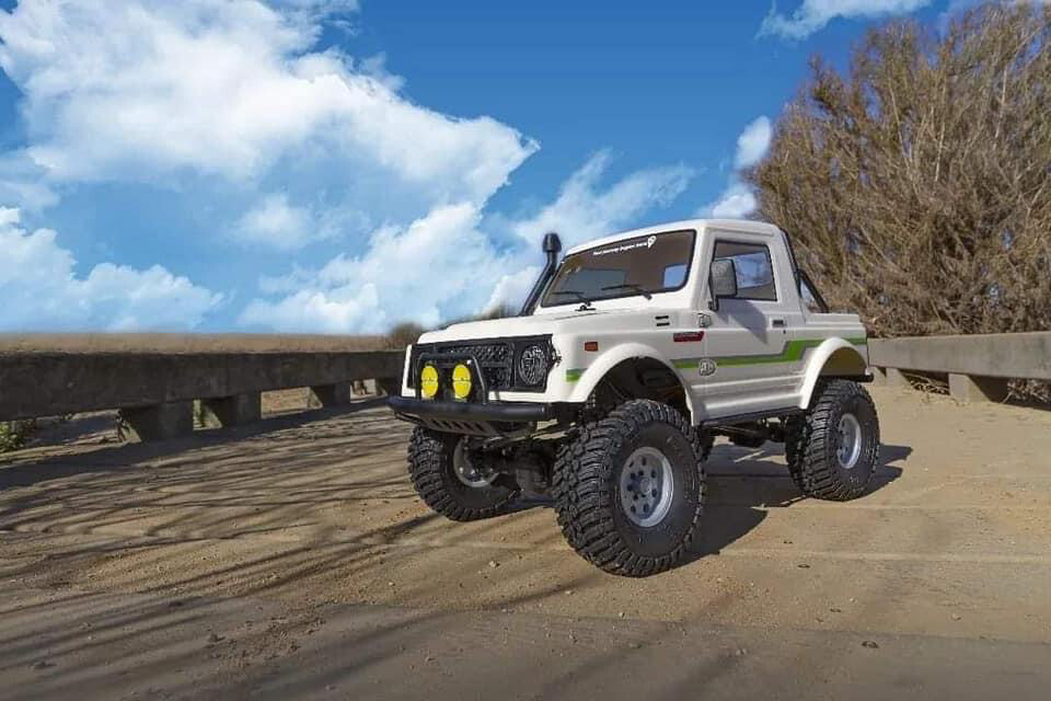 Element Enduro Bushido 1/10 Off-Road Electric 4WD RTR Trail Truck 