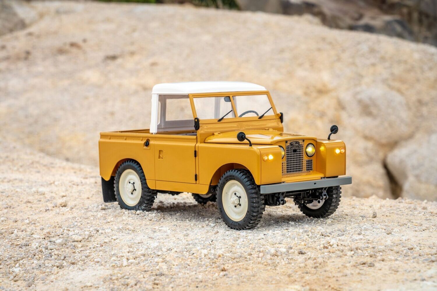 FMS 1/12 Land Rover Series II scaler RTR car kit - Yellow