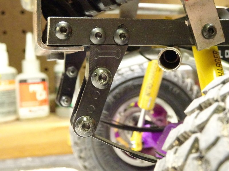 Bowhouse RC CNC Rear Leaf Shackle Mount for TF2 BTF-0030M