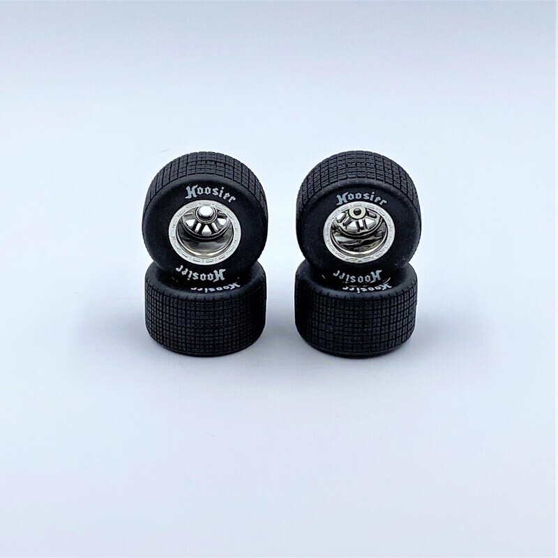 1RC FR/RR Soft Tires &amp; Chrome Wheels, 1/18 LM (4) 5542