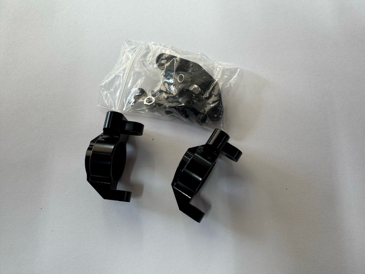 Dixieland R/C Element Enduro Front Aluminum Knuckles (Black)