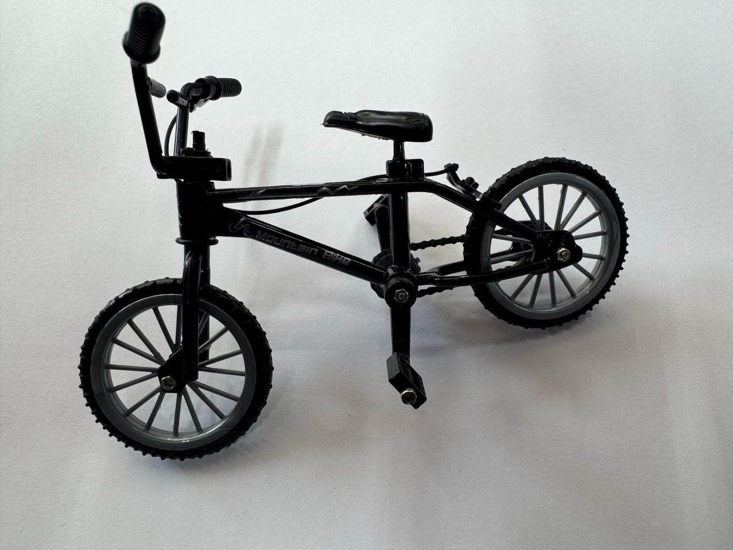 Dixieland R/C Finger Bike Scale Accessory 11x8cm (Black)