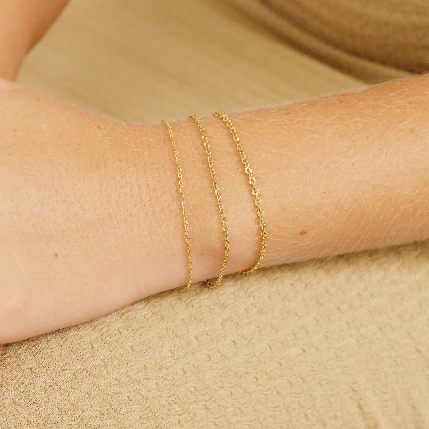Strukturierte ovale Gliederkette · 1,3 mm · 18K PVD vergoldet