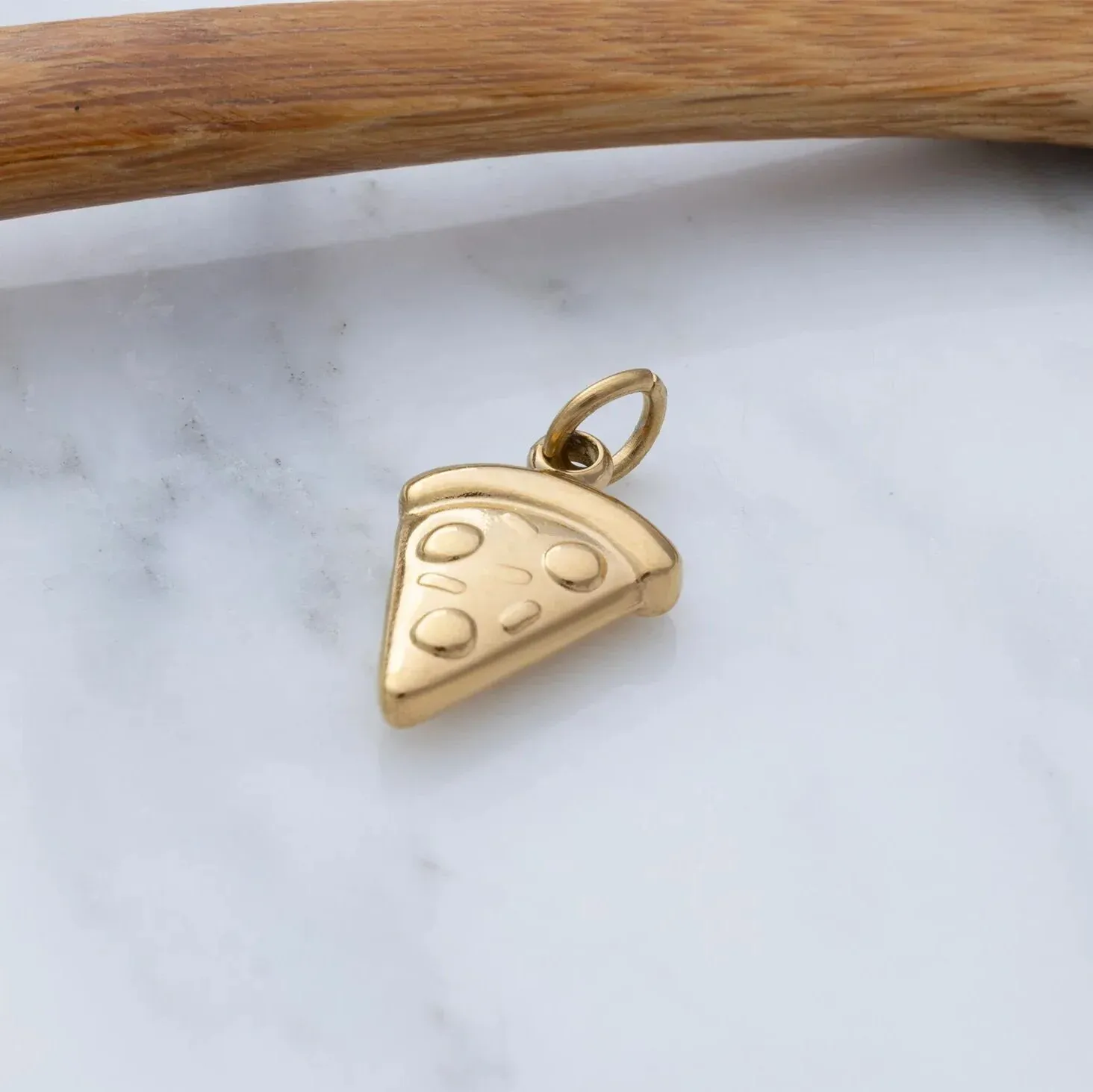 BOND. Pizza Slice Charm | Gold & Silber