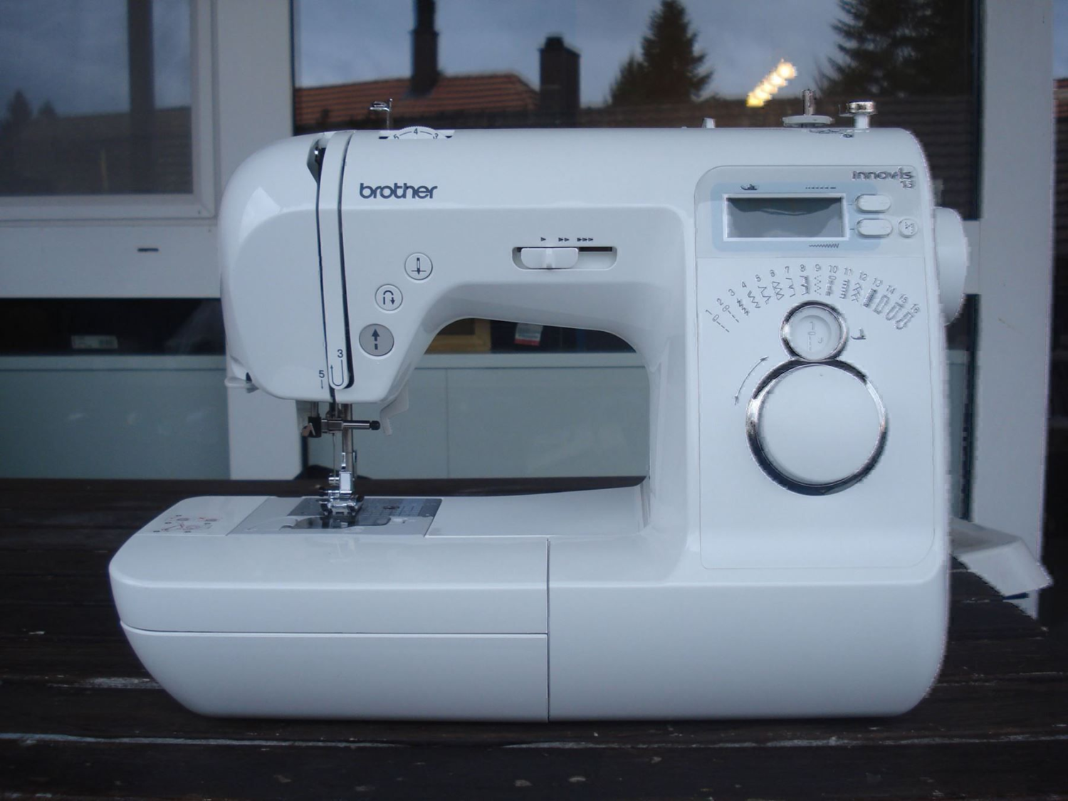 Nähmaschine Brother innov-is 15, neu, Gratis-Versand, 3 Jahre Garantie, Aktionspreis.