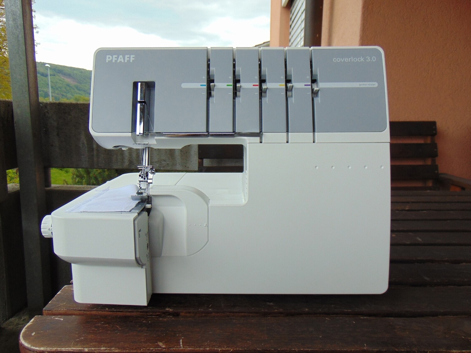 PFAFF Coverlock 3.0, neu, Gratis-Versand, Aktions-Preis, 5 Jahre Garantie auf Teile.