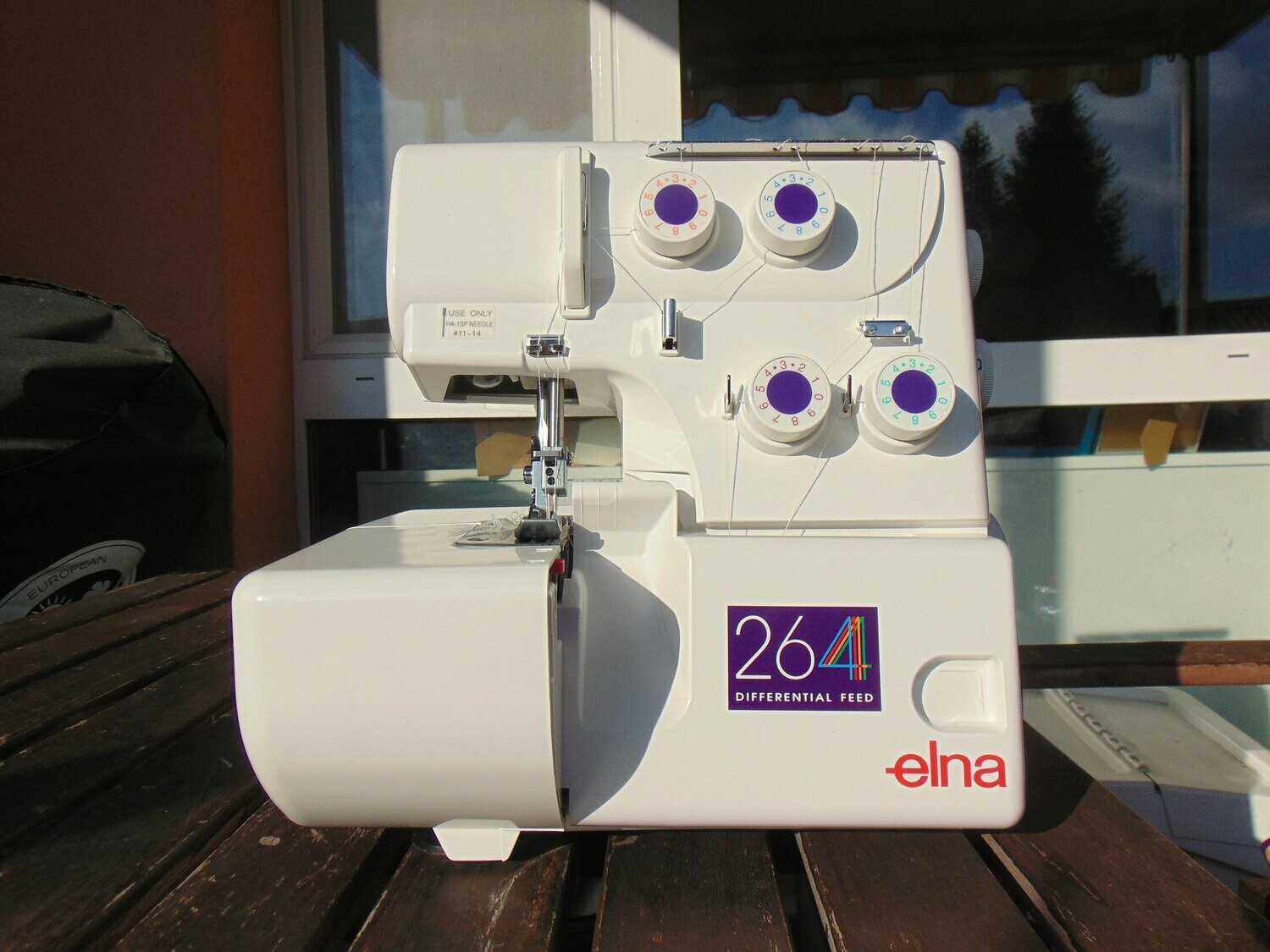 Overlock Nähmaschine Elna extend 264, neu, mit Gratis-Versand, Aktions-Preis, 5 Jahre Garantie.