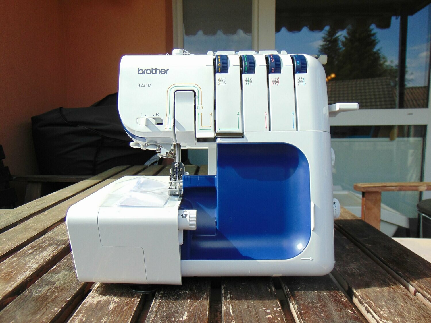Overlock Nähmaschine Brother 4234D, neu, mit Gratis-Versand, 3 Jahren Garantie, Aktions-Preis.