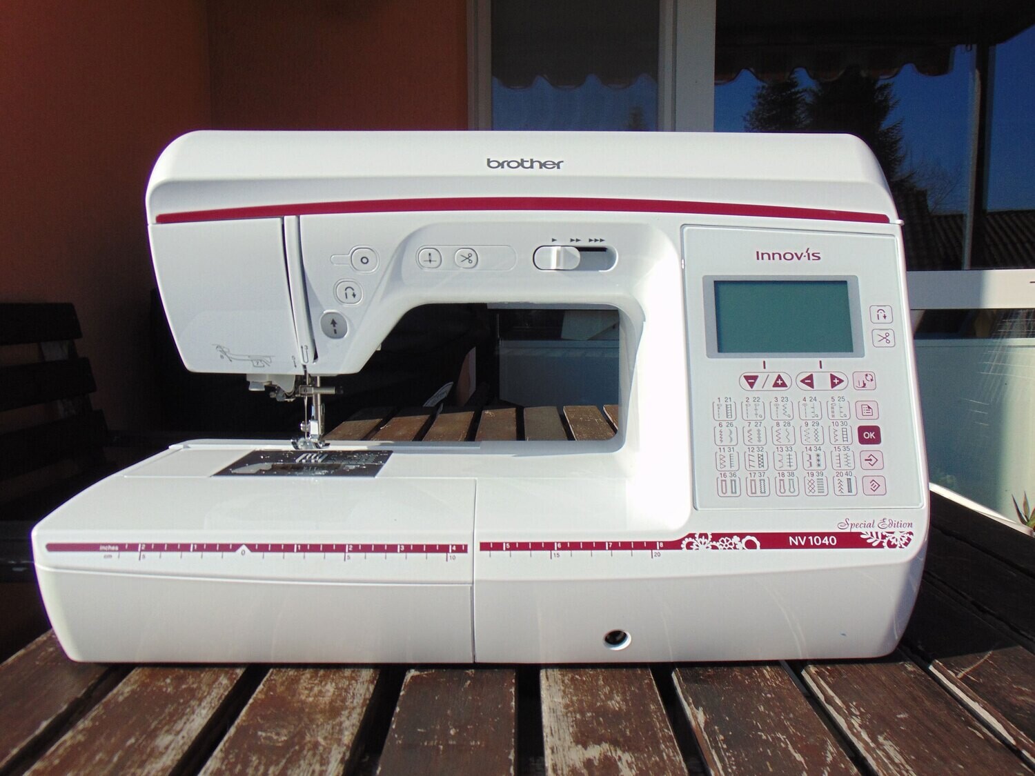 Nähmaschine Brother innov-is NV1040, neu, 3 Jahre Garantie, Gratis-Versand, Aktions-Preis.