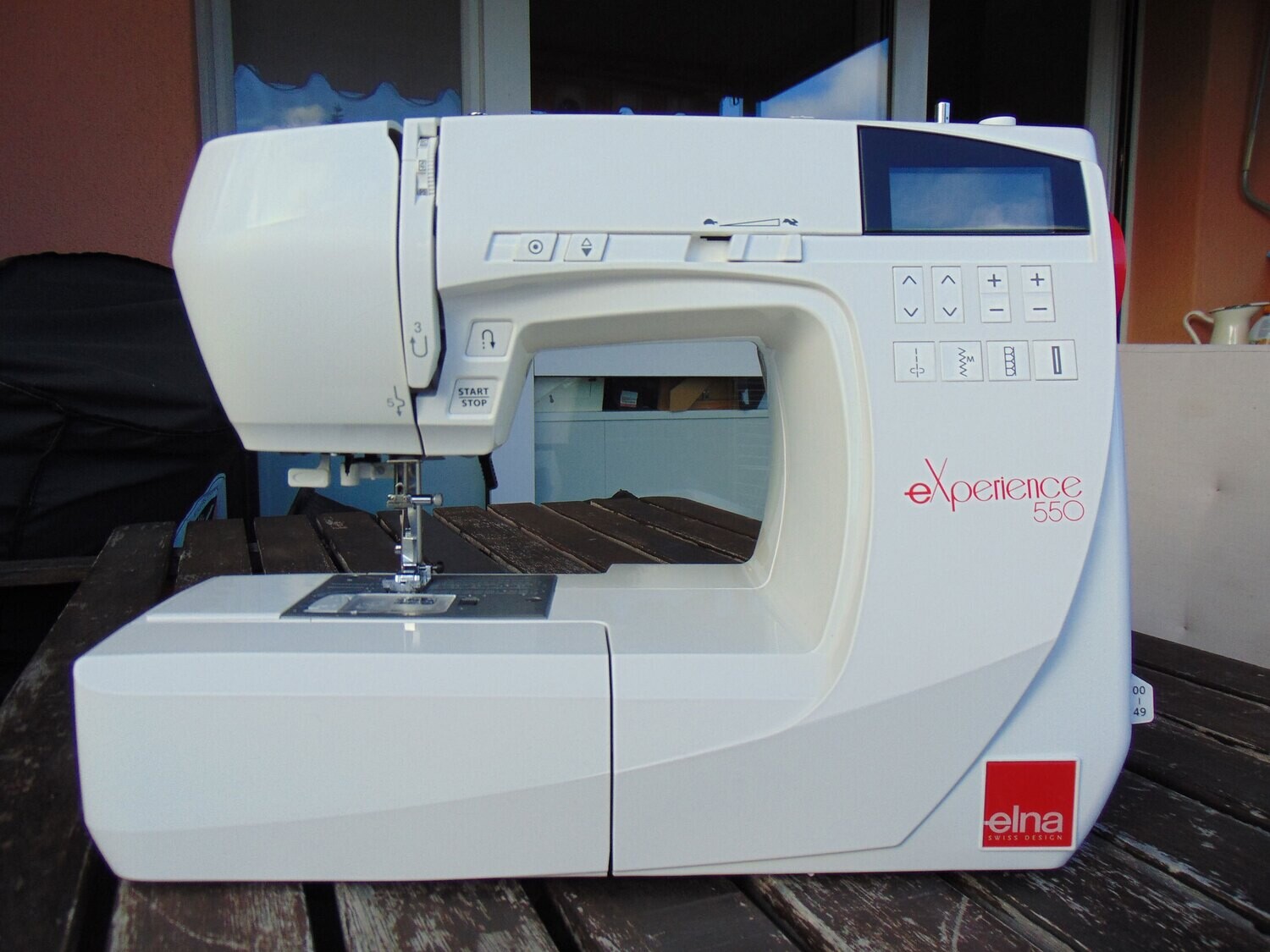 Nähmaschine Elna eXperience 550, neu, mit Gratis-Versand, 5 Jahre Garantie, Aktions-Preis.