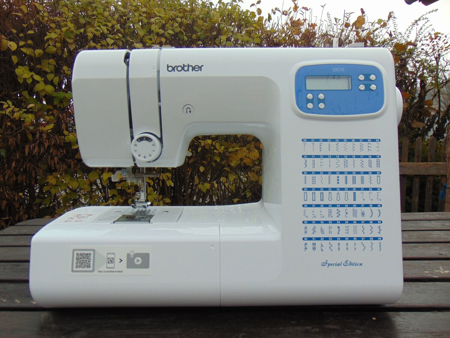 Nähmaschine Brother DX70, neu, mit Gratis-Versand, 3 Jahre Garantie.