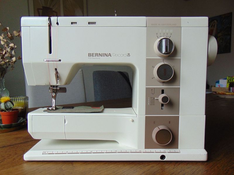 Nähmaschine Bernina record 933 electronic, ab Service, 6 Monate Garantie, Gratis-Versand.