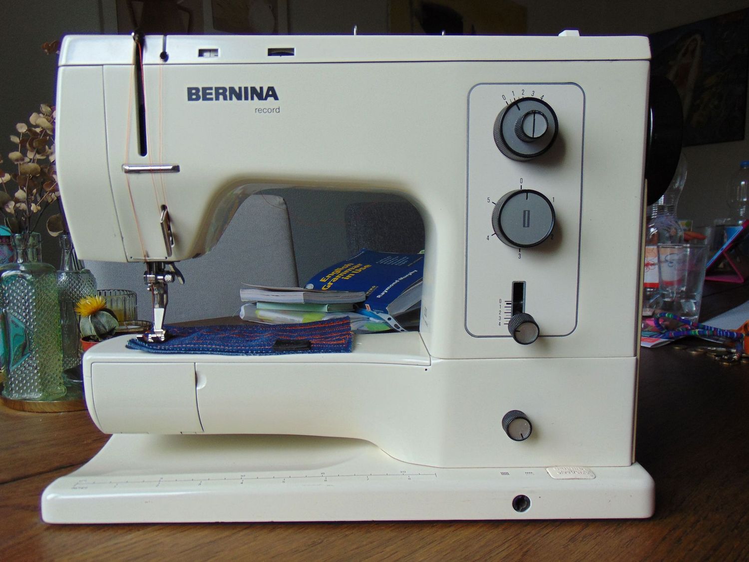 Nähmaschine Bernina record 830, ab Service, 22 Stichprogramme, Gratis-Versand, 6 Monate Garantie.
