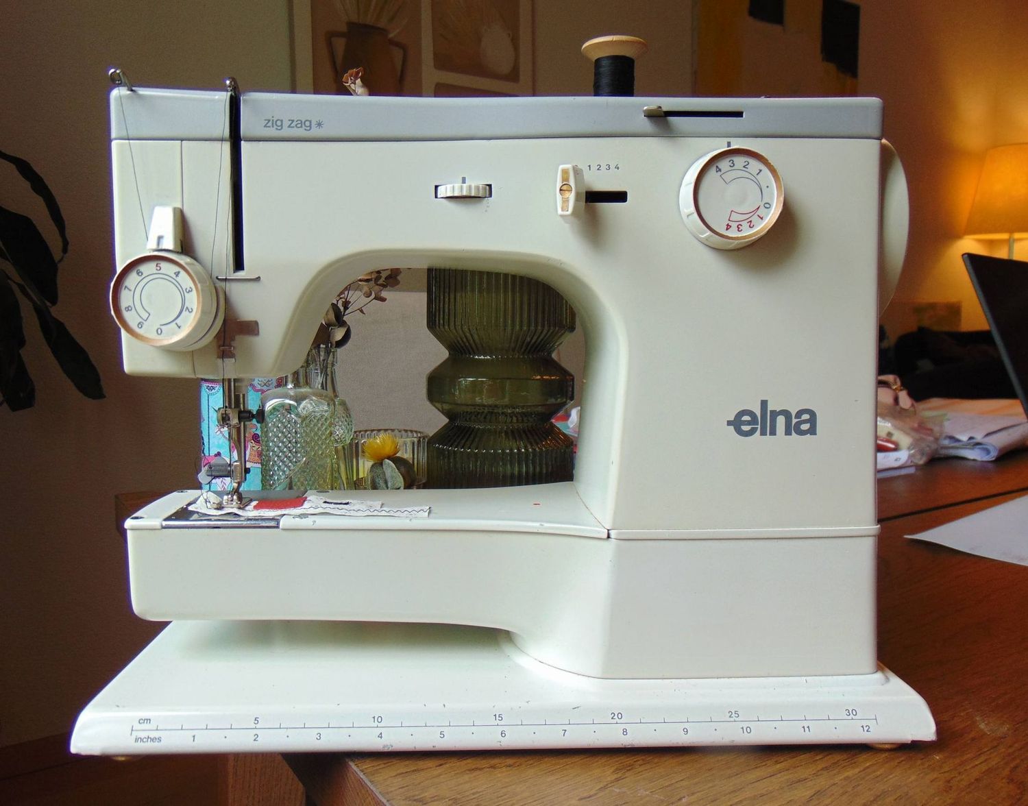 Nähmaschine Elna Zig Zag, Schweizer Produkt, ab Service, mit 6 Monaten Garantie, mit Gratis-Versand.